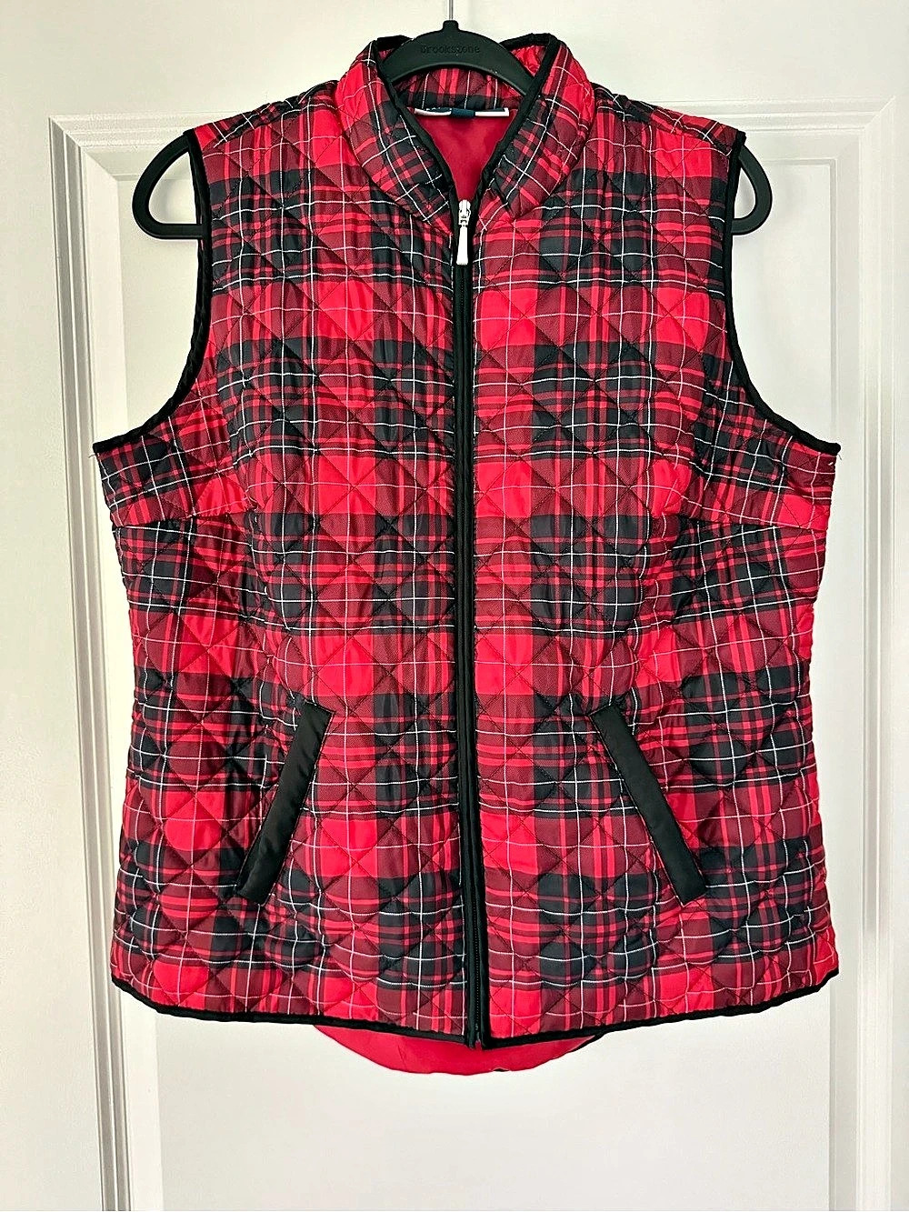 Karen Scott Sport Plaid Puffer Vest in Red & Black Size Medium